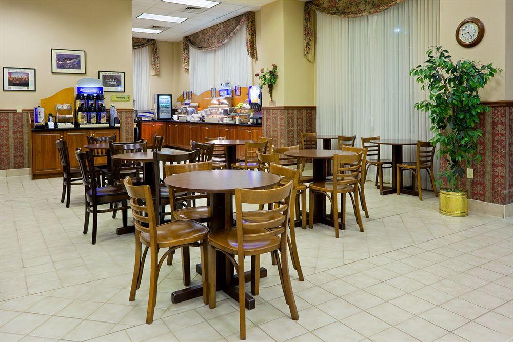 Best Western Plus Wilkes Barre-Scranton Airport Hotel Pittston Bagian luar foto