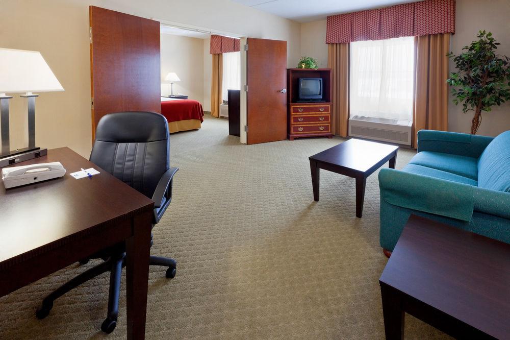 Best Western Plus Wilkes Barre-Scranton Airport Hotel Pittston Bagian luar foto