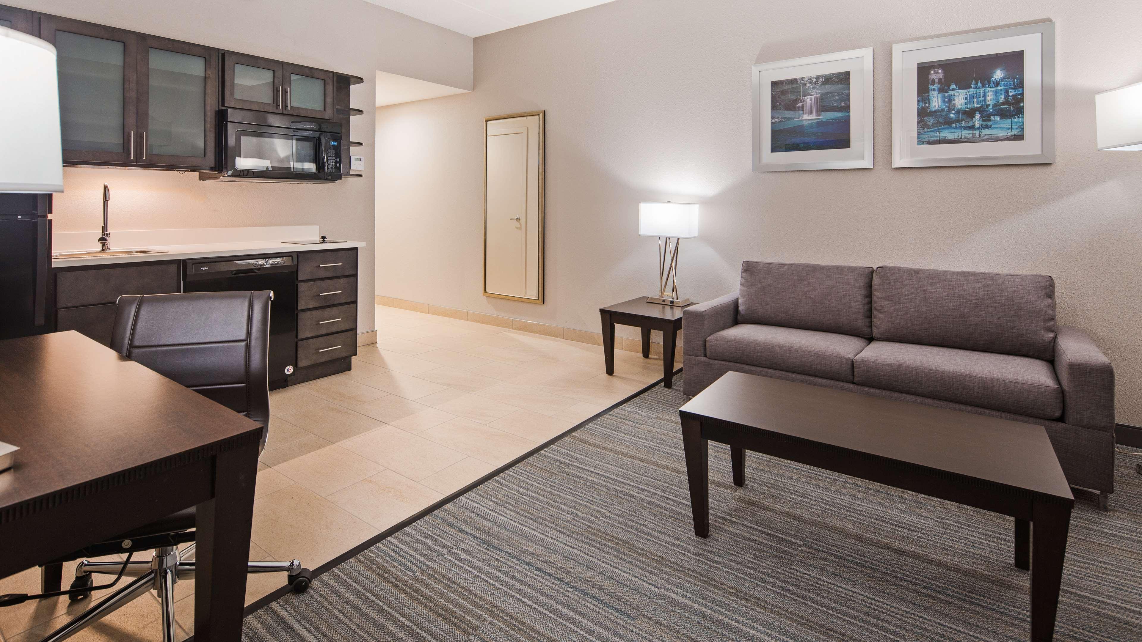 Best Western Plus Wilkes Barre-Scranton Airport Hotel Pittston Bagian luar foto