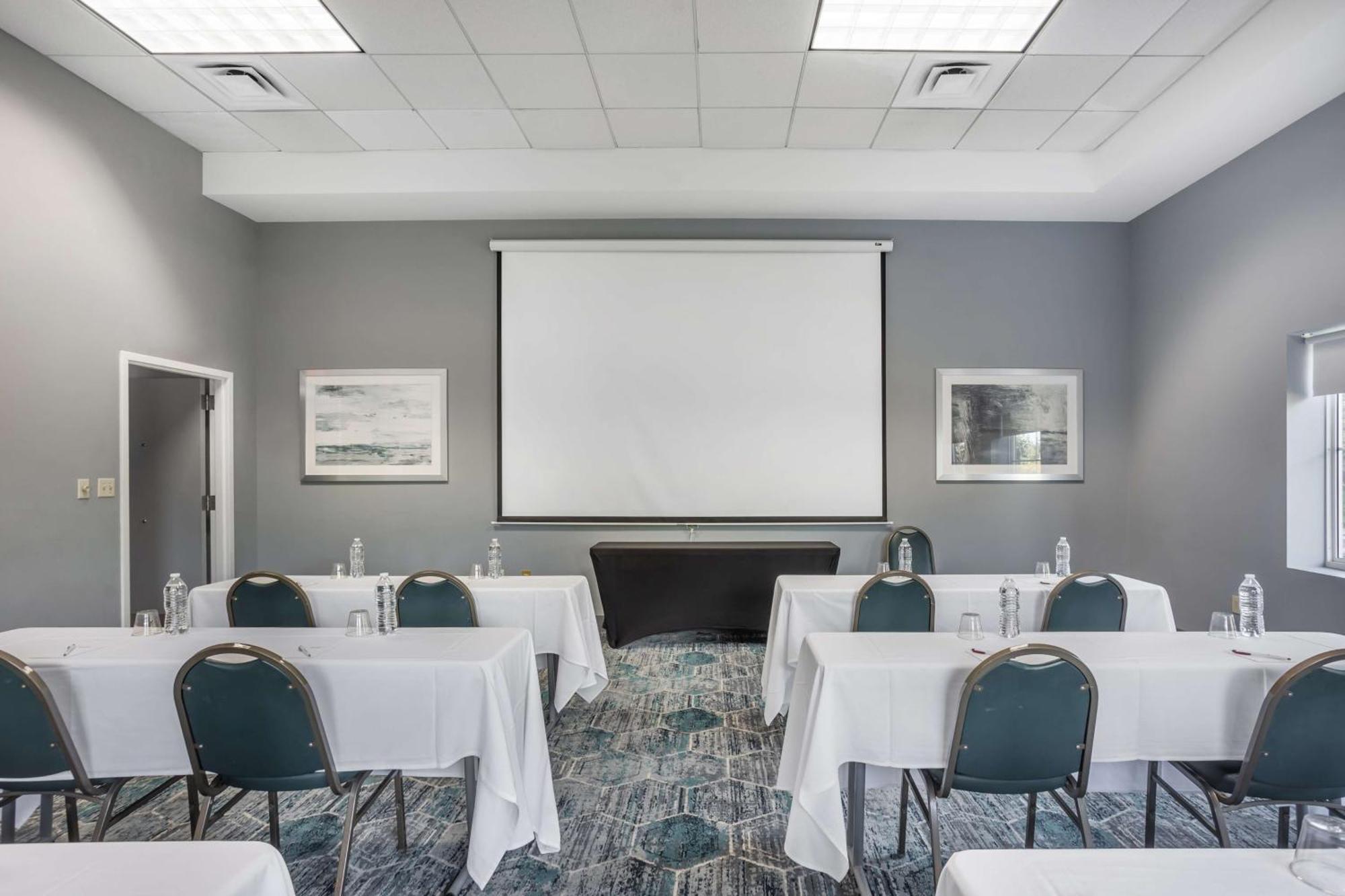 Best Western Plus Wilkes Barre-Scranton Airport Hotel Pittston Bagian luar foto
