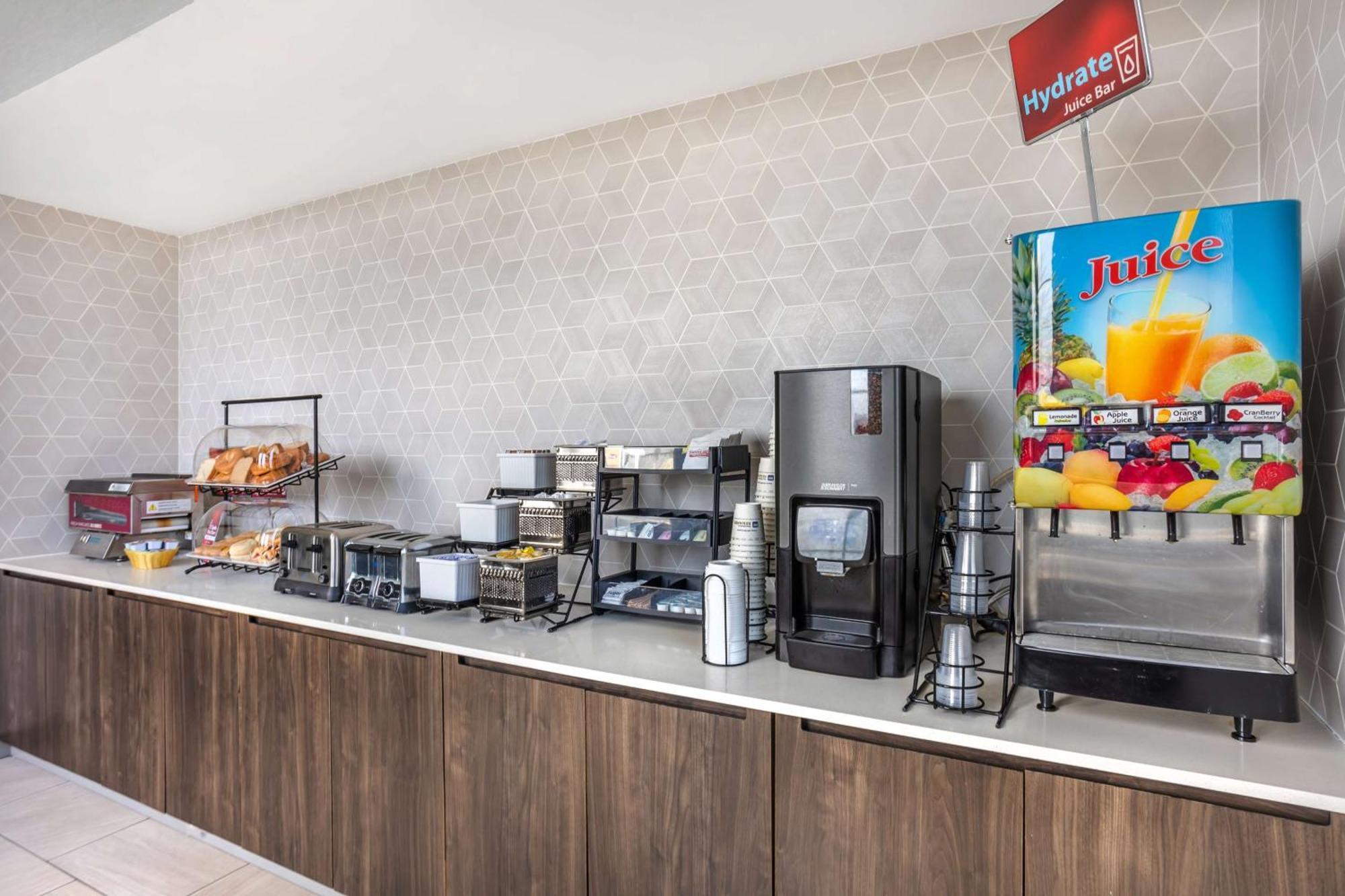 Best Western Plus Wilkes Barre-Scranton Airport Hotel Pittston Bagian luar foto